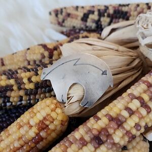 Cool Vintage Native American Navajo Sterling Bear Brooch 🩶🐻♥️